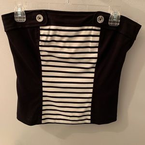 White House Black Market NWT black/white stripe XS